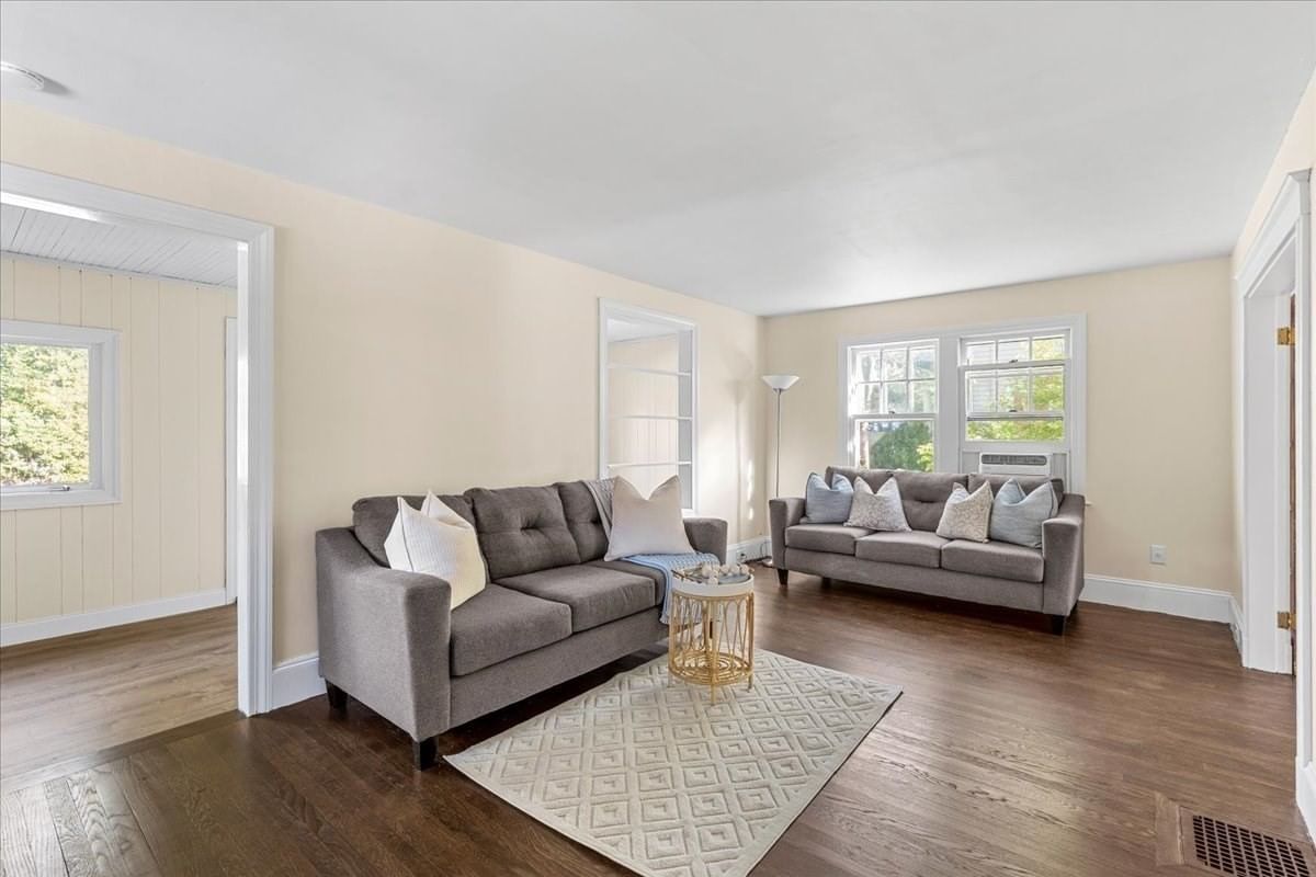 18 Fales Road Dedham — Photo 7 of 36