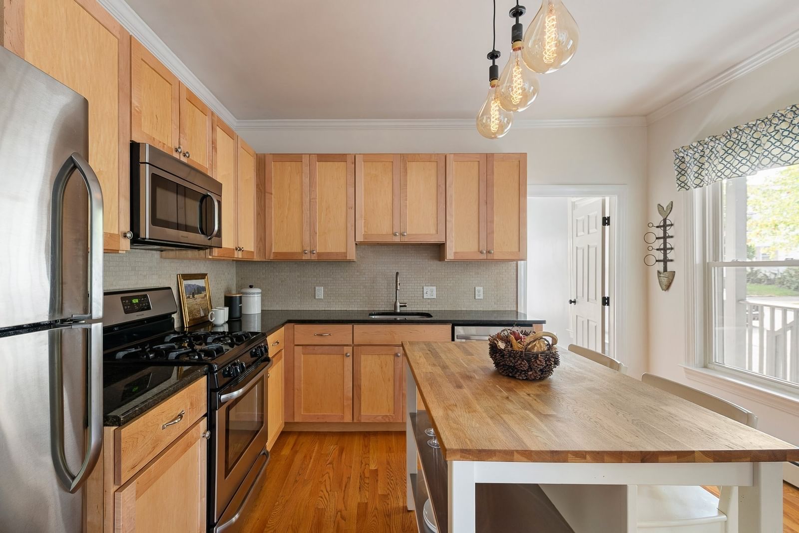 156 Adams St #2 Waltham — Photo 9 of 22