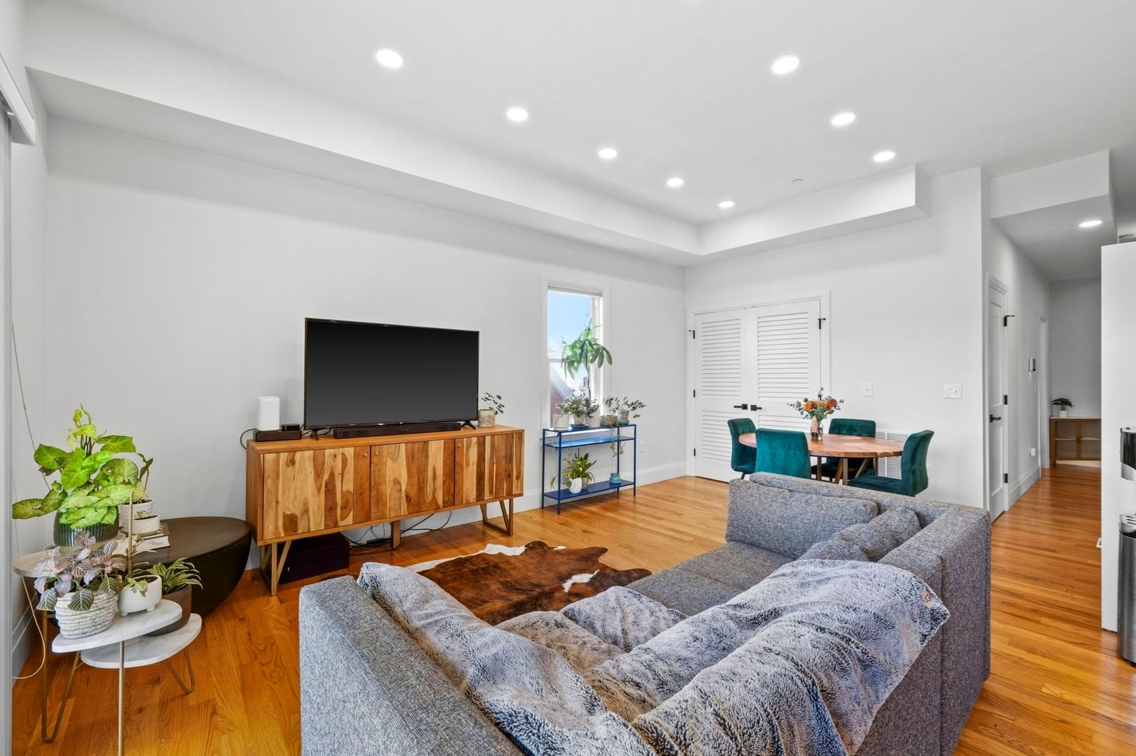 81 Homes Ave #3 Boston — Photo 4 of 37