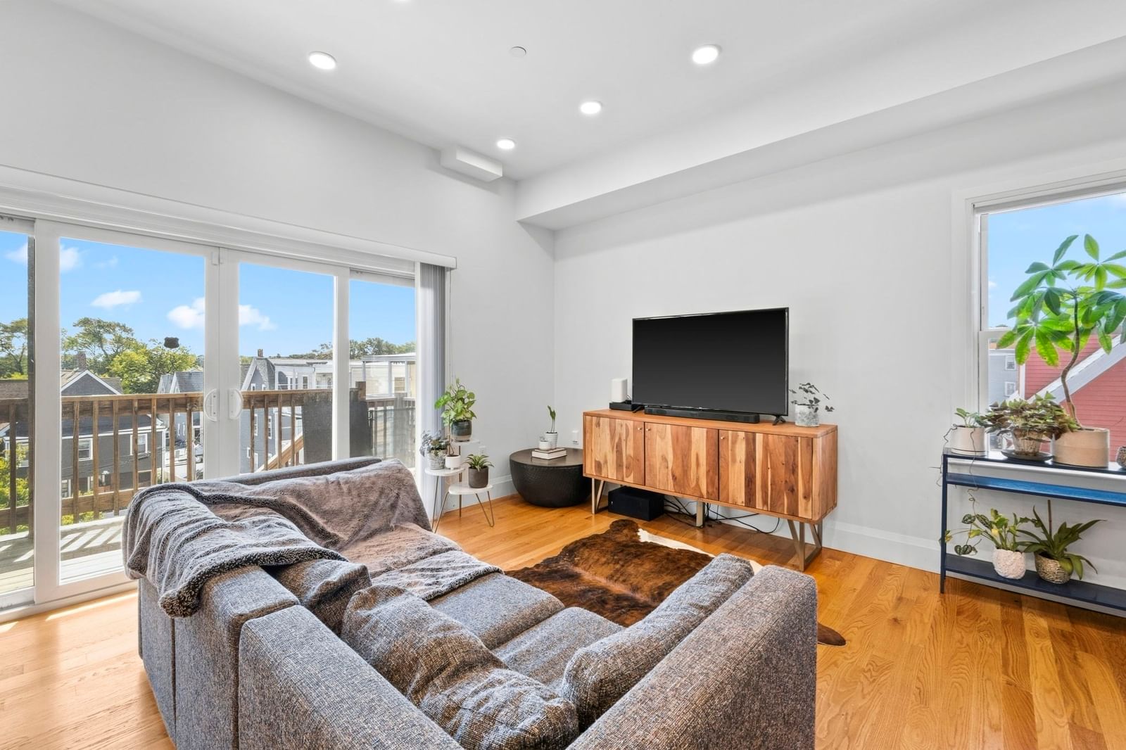 81 Homes Ave #3 Boston — Photo 5 of 37