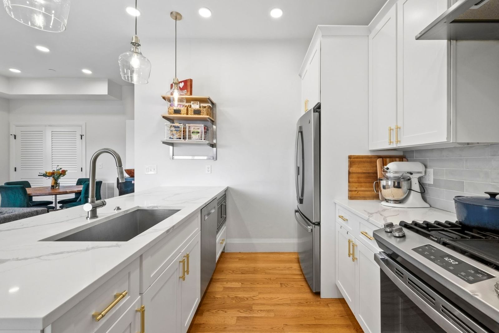 81 Homes Ave #3 Boston — Photo 8 of 37