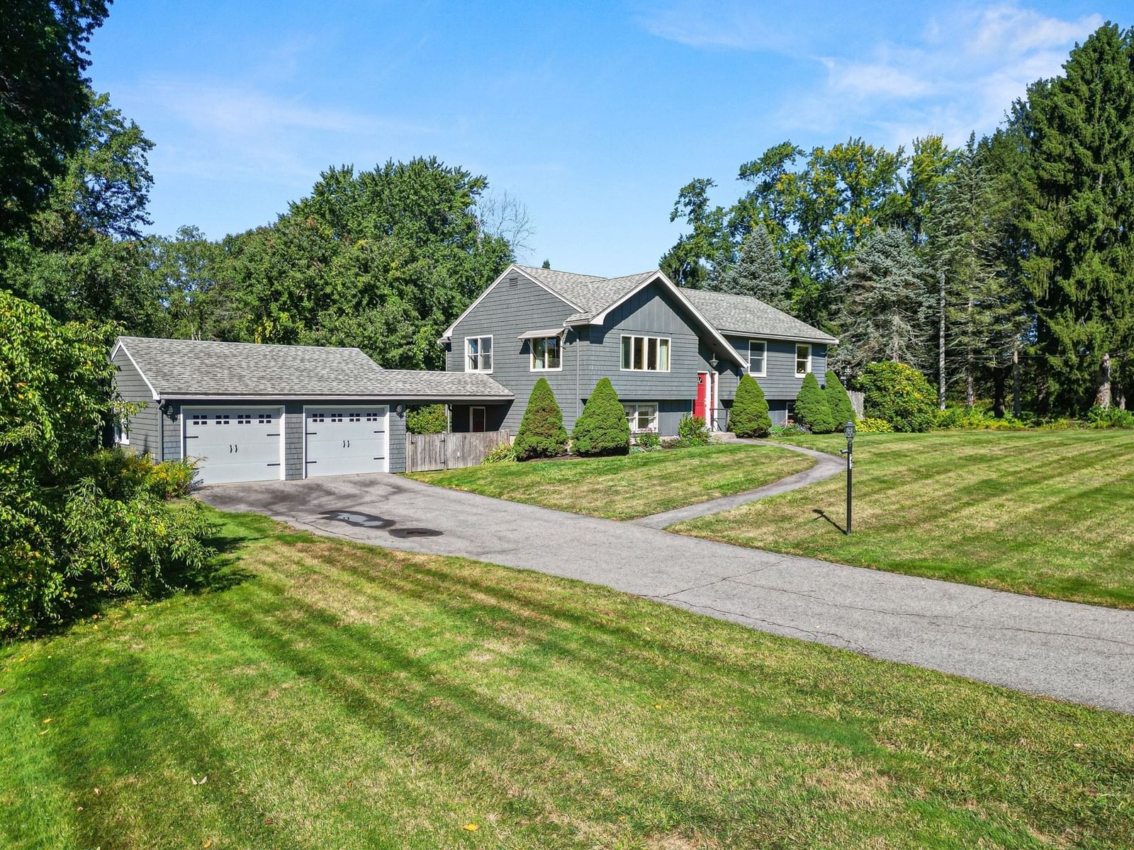 23 Georgetown Rd West Newbury — Photo 2 of 39