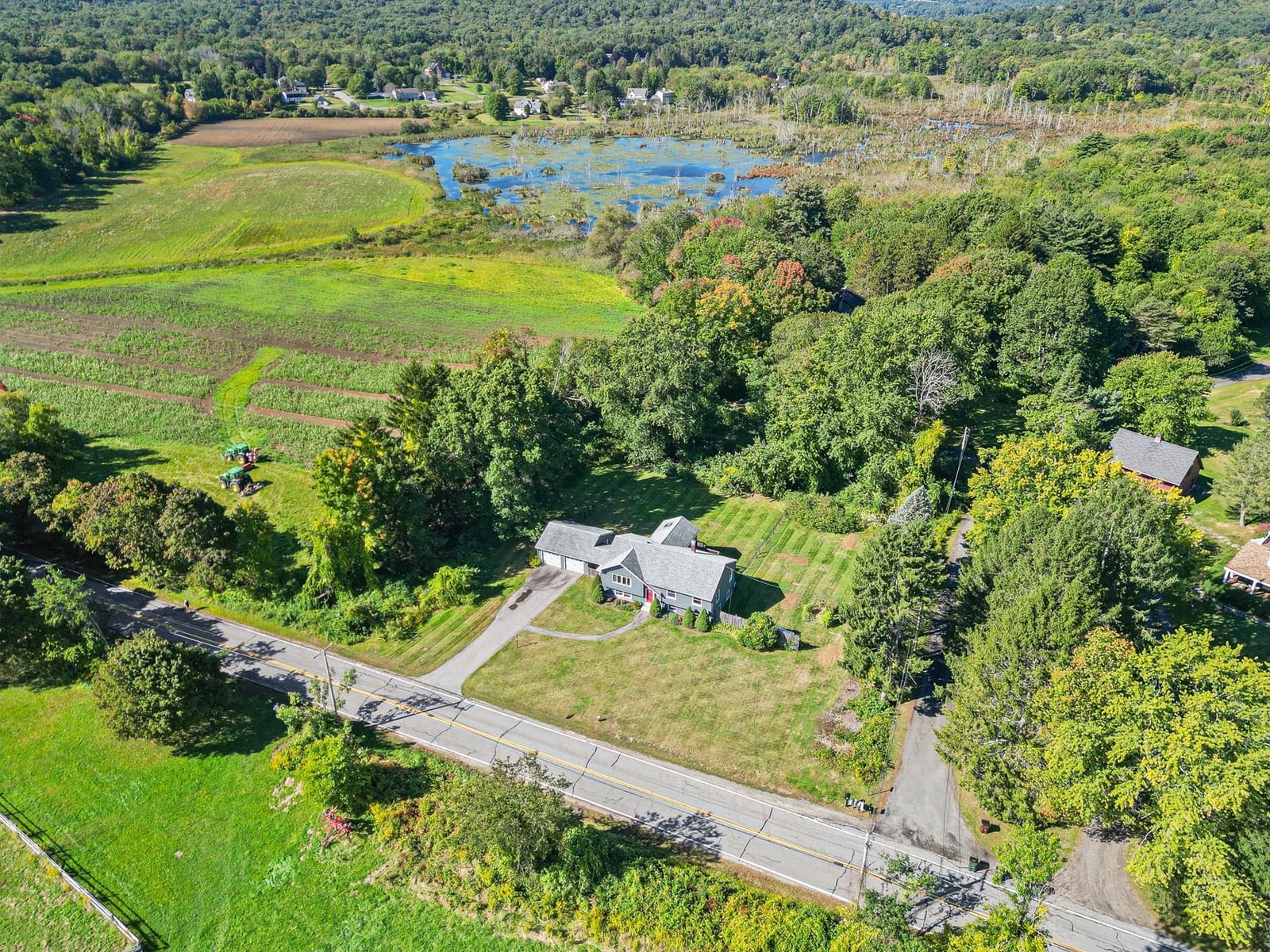23 Georgetown Rd West Newbury — Photo 4 of 39