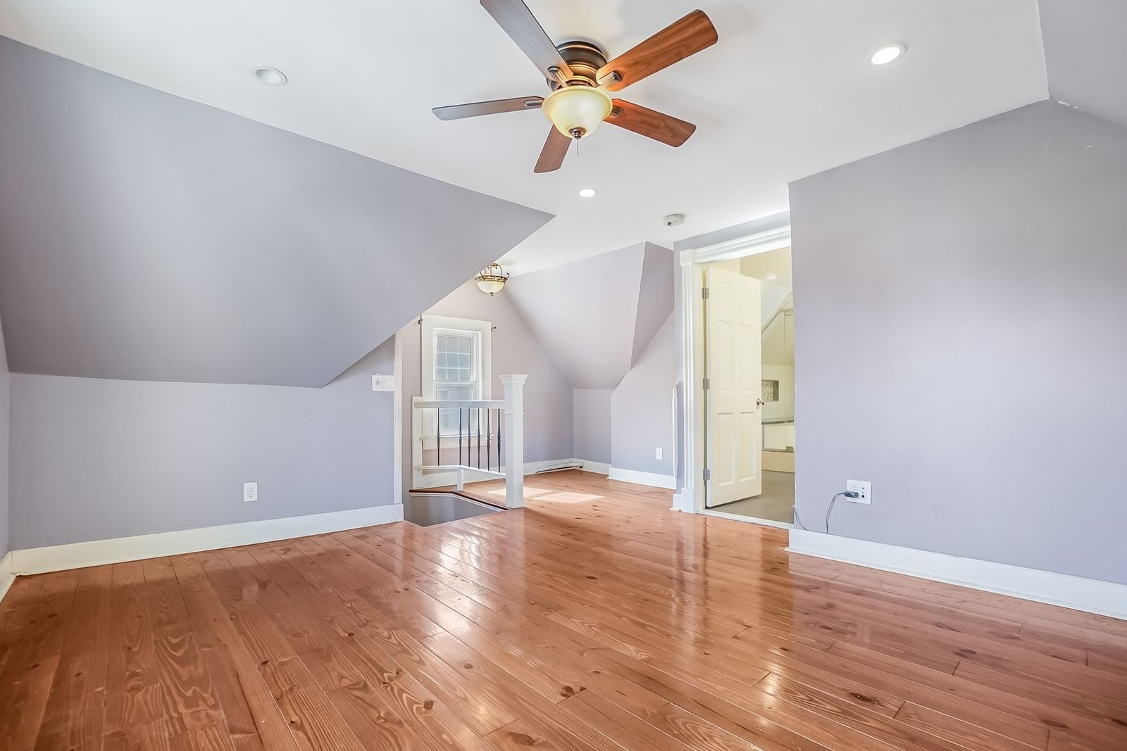 34 Parkwood Street Springfield — Photo 9 of 32
