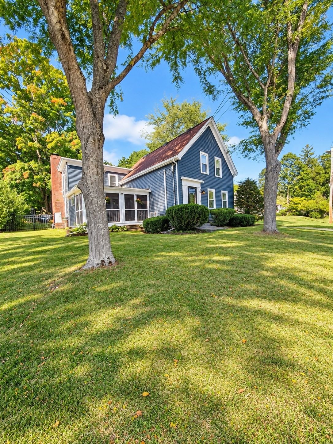 54 Whitehall Rd Amesbury — Photo 2 of 42