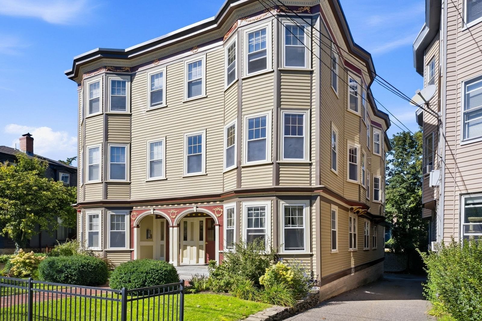 85-87 Francis St. #3 Brookline — Photo 2 of 35