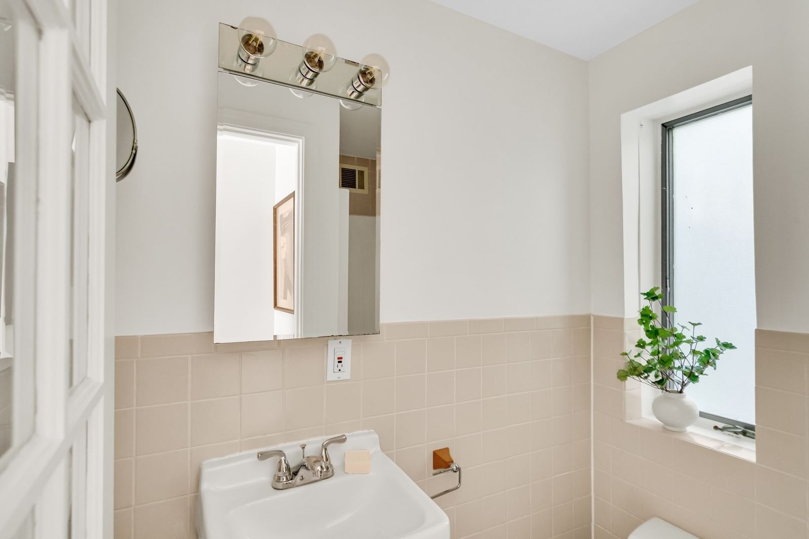 47-15 Cogswell Ave #15 Cambridge — Photo 23 of 29