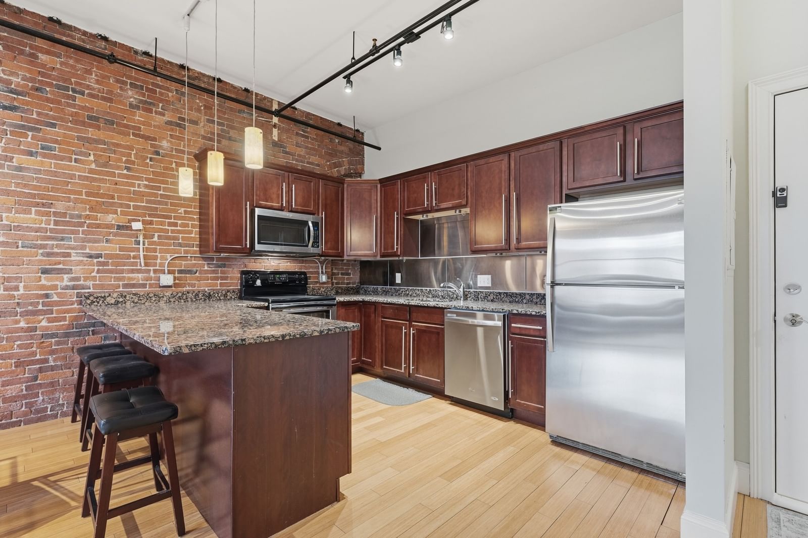 61 Market St #3A Lowell — Photo 1 of 11