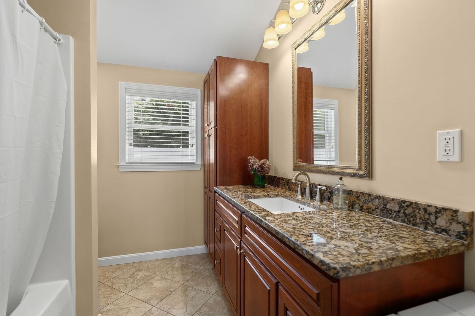 411 Newport Road Hull — Photo 17 of 40