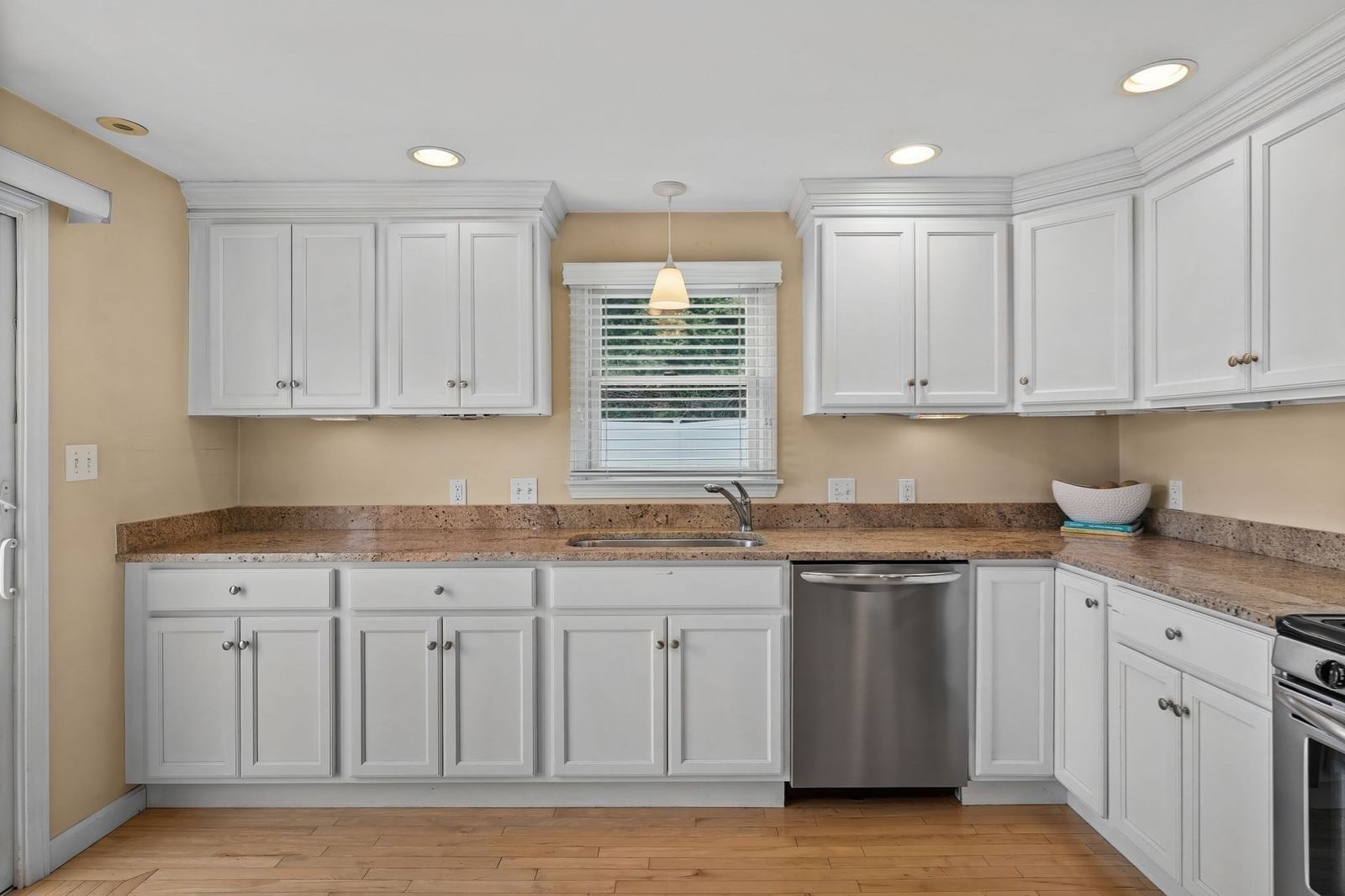 411 Newport Road Hull — Photo 8 of 40