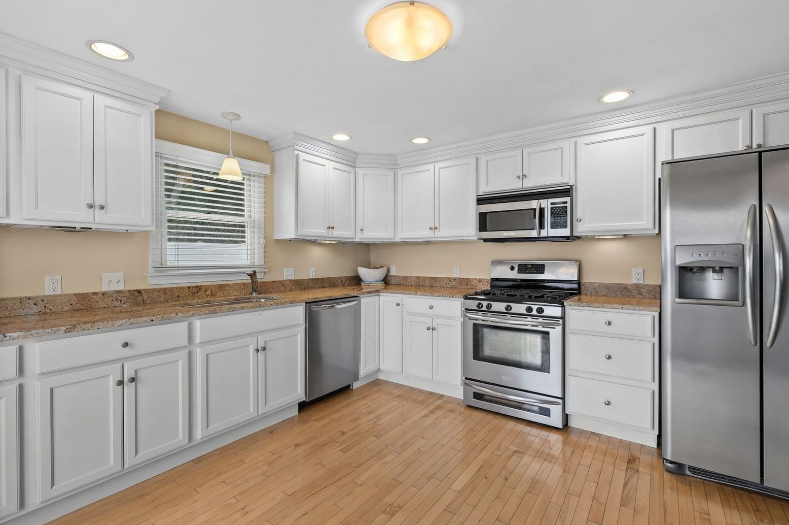 411 Newport Road Hull — Photo 9 of 40