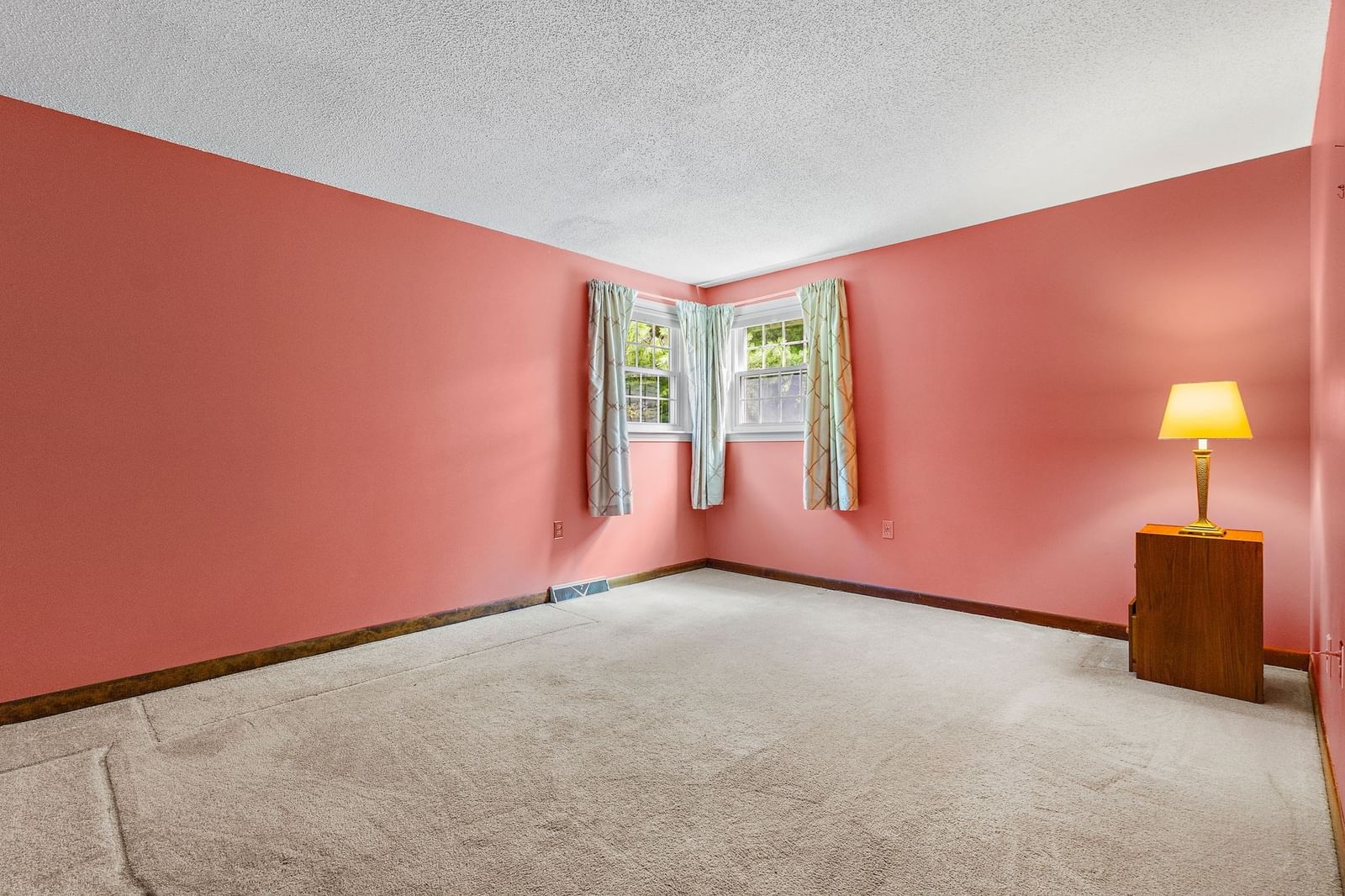 8 Roaen Dr Chelmsford — Photo 16 of 39