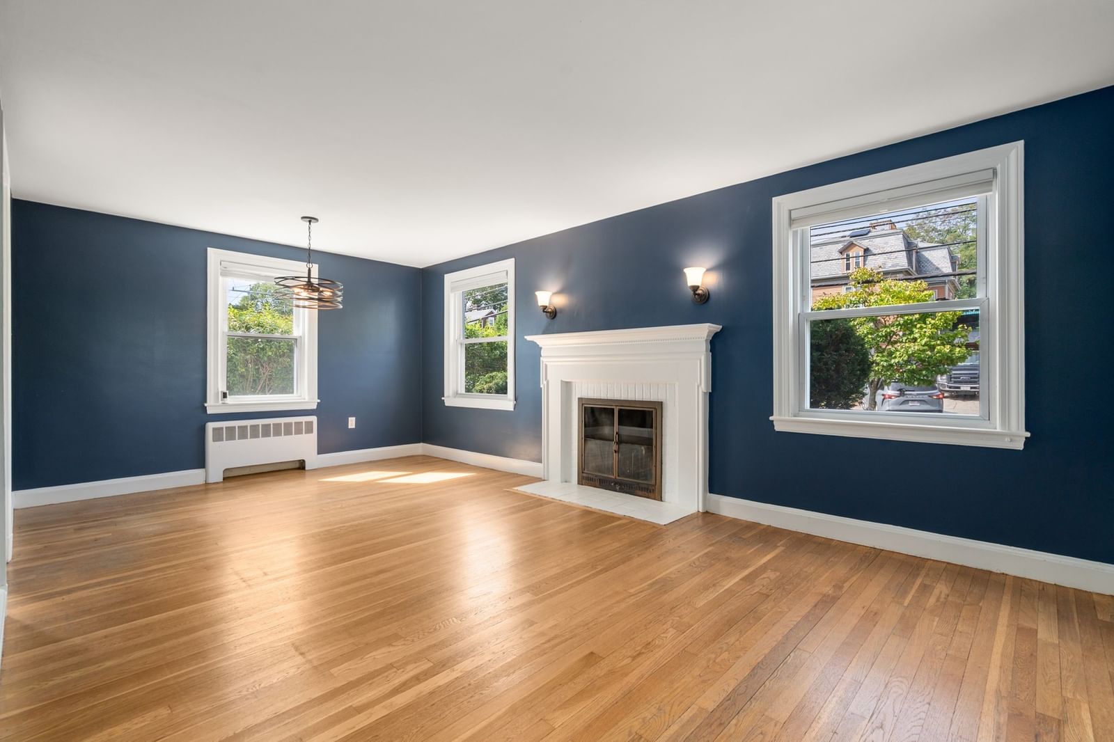 138 Winchester St Newton — Photo 3 of 25