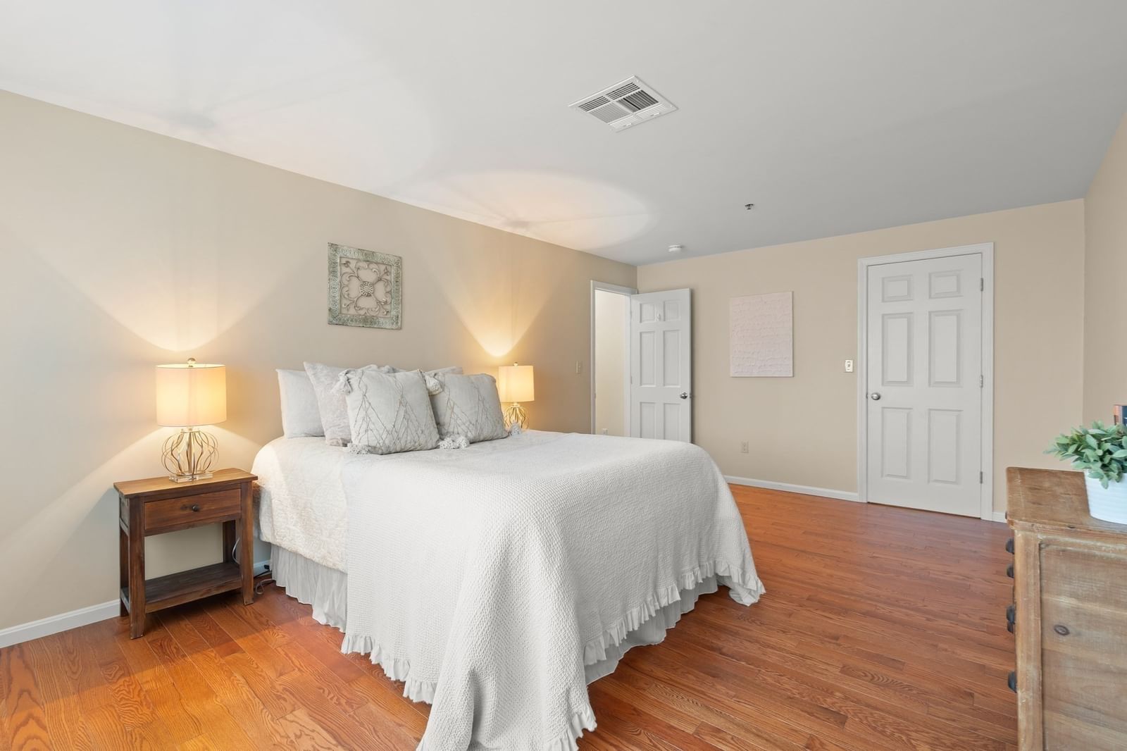 38 Dunham Rd #204 Beverly — Photo 10 of 27