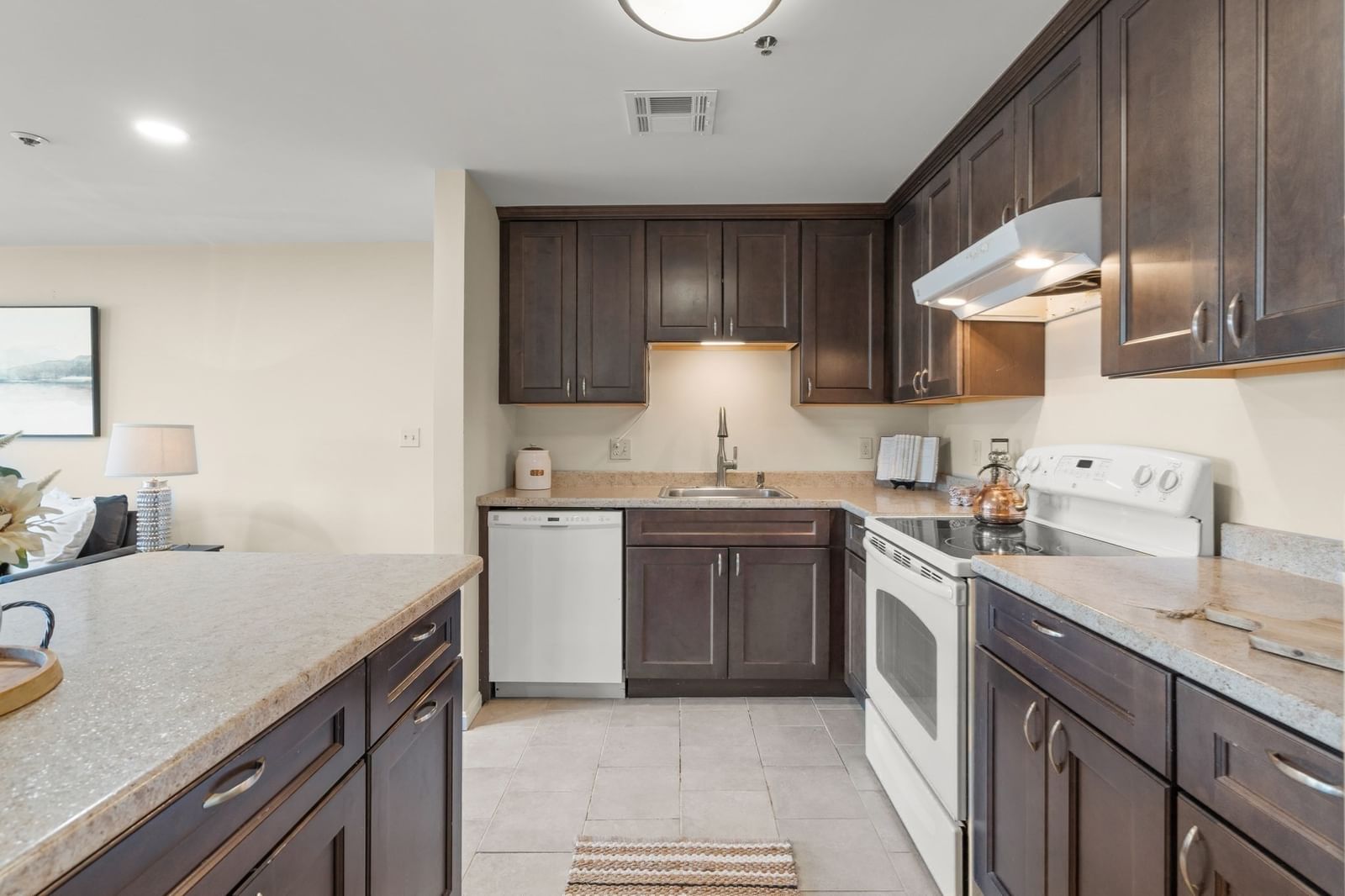 38 Dunham Rd #204 Beverly — Photo 4 of 27