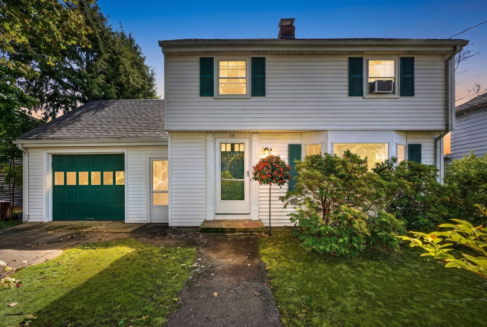 219 Laurel Street Melrose — Photo 3 of 38