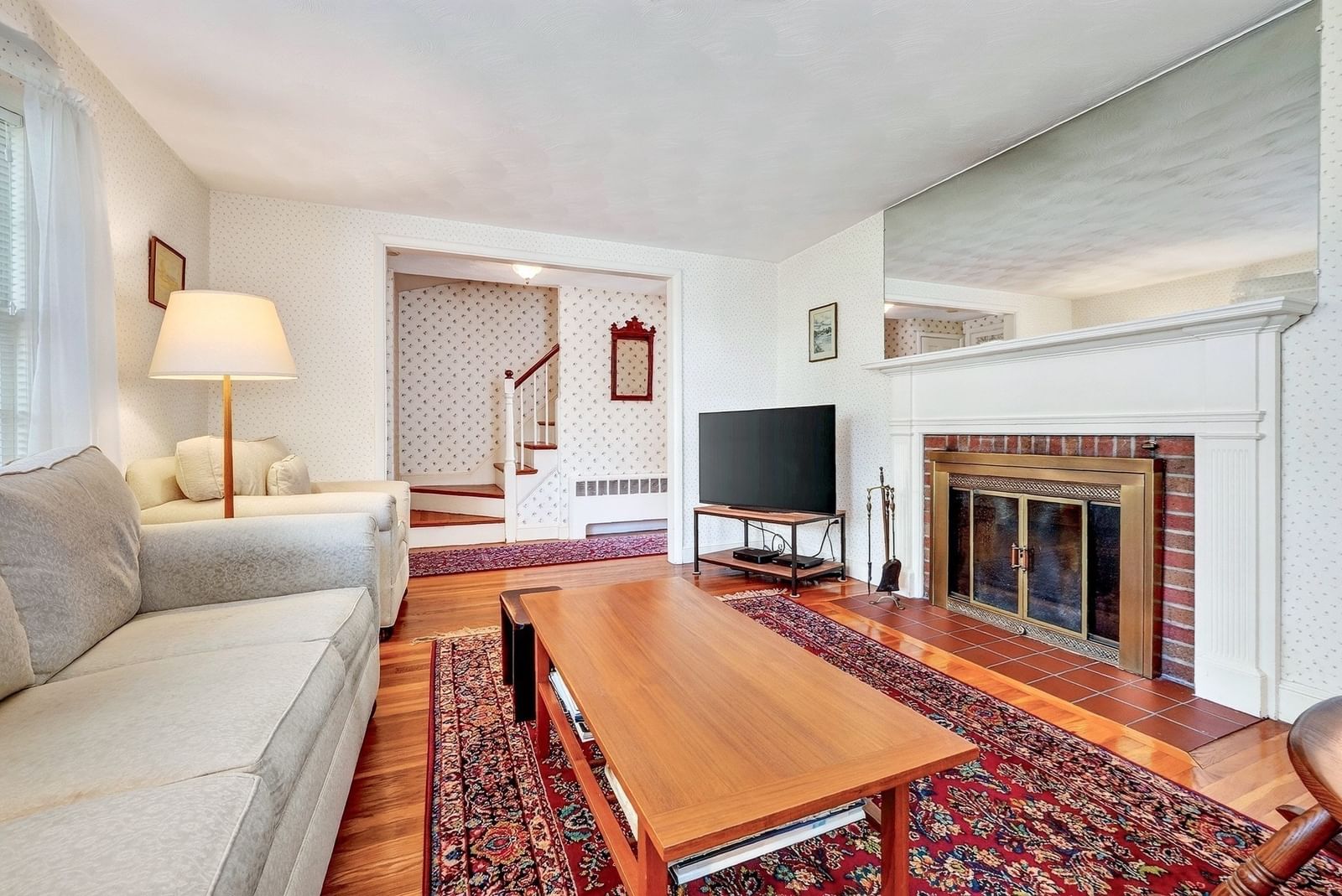 219 Laurel Street Melrose — Photo 7 of 38