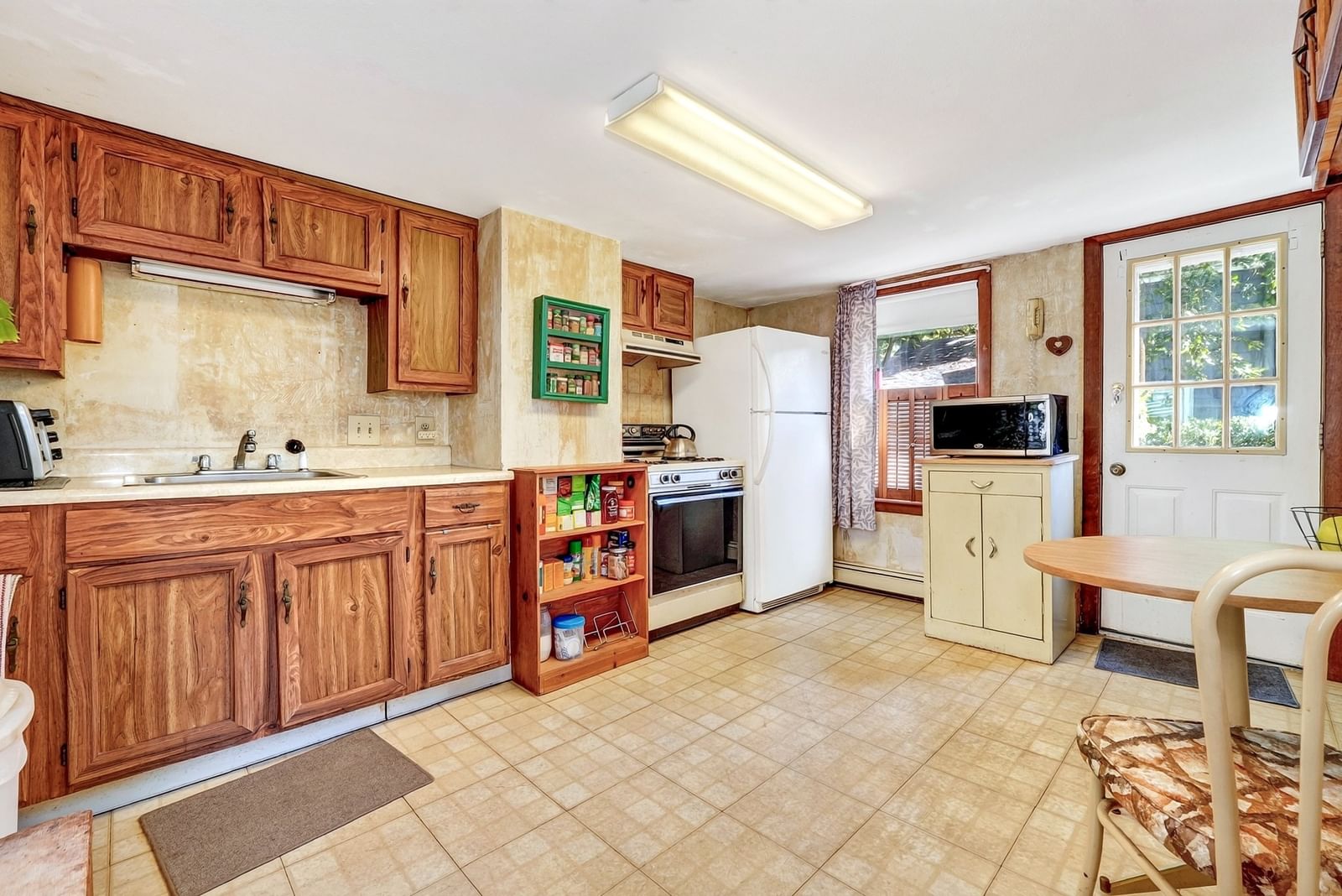 79 Maple Street Melrose — Photo 7 of 31