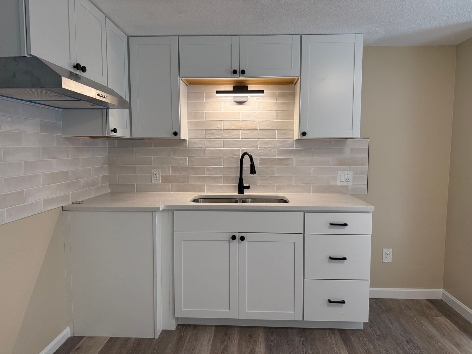 625 Gifford #2S Westport — Photo 2 of 14