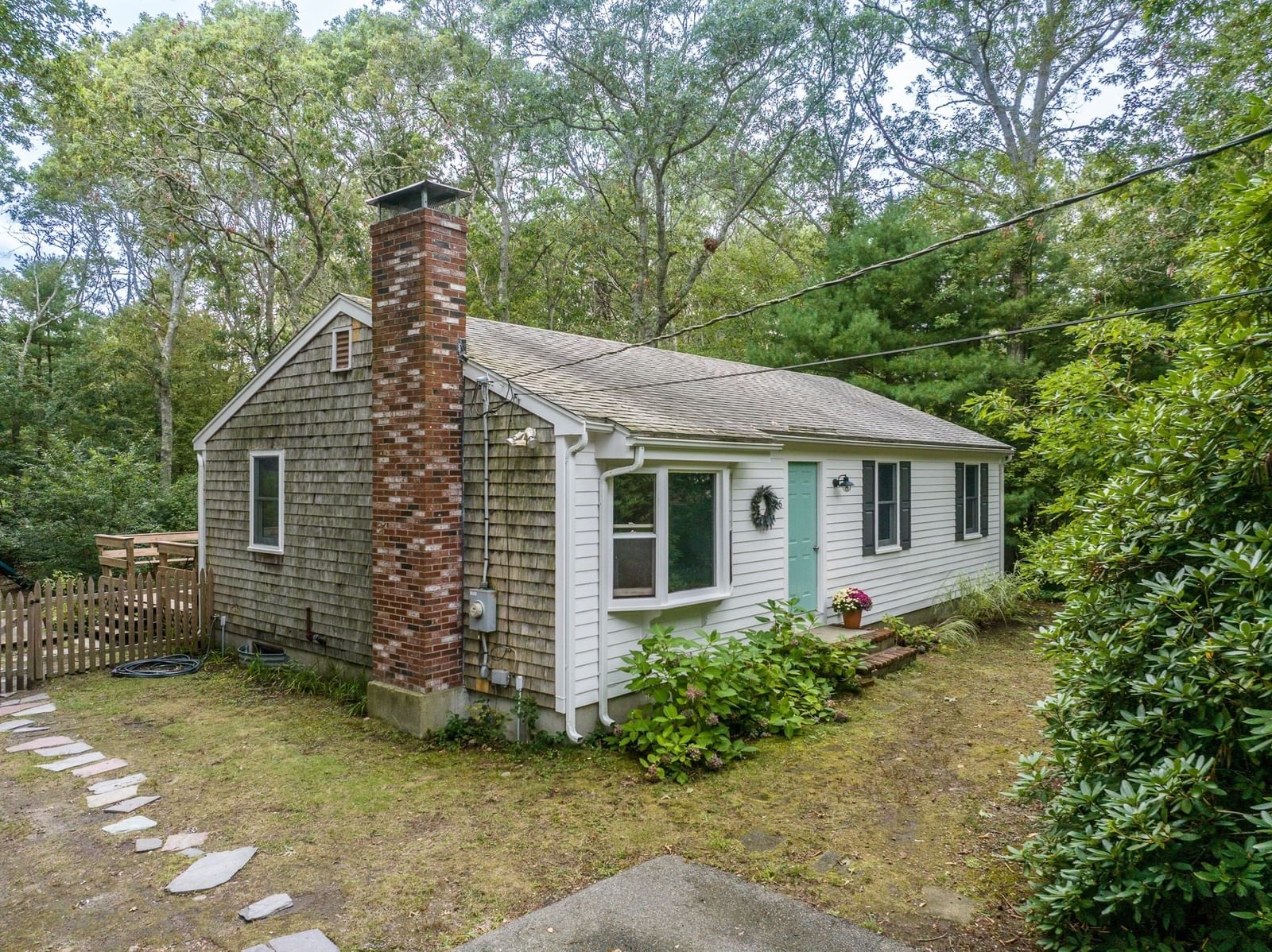 666 Boxberry Hill Rd Falmouth — Photo 1 of 27