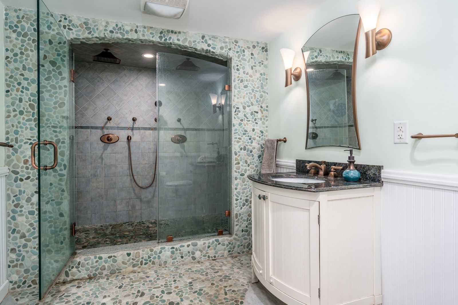 666 Boxberry Hill Rd Falmouth — Photo 18 of 27