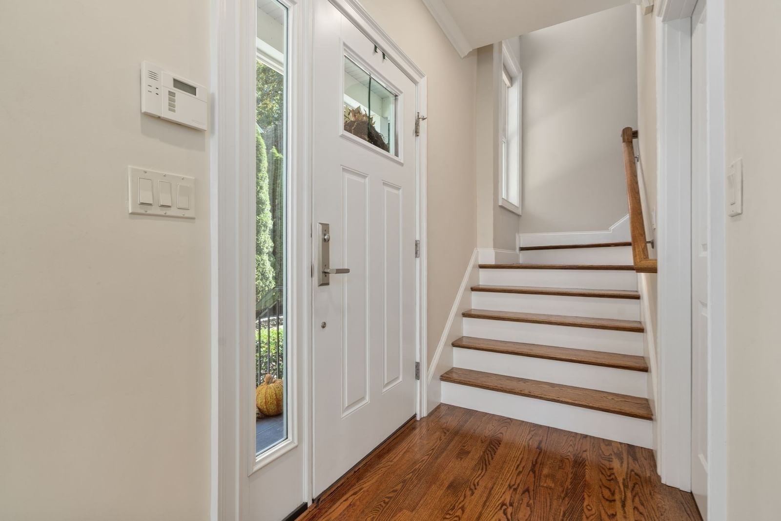 104-108 Hull St #108 Newton — Photo 4 of 37