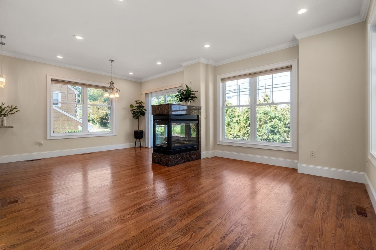 104-108 Hull St #108 Newton — Photo 5 of 37