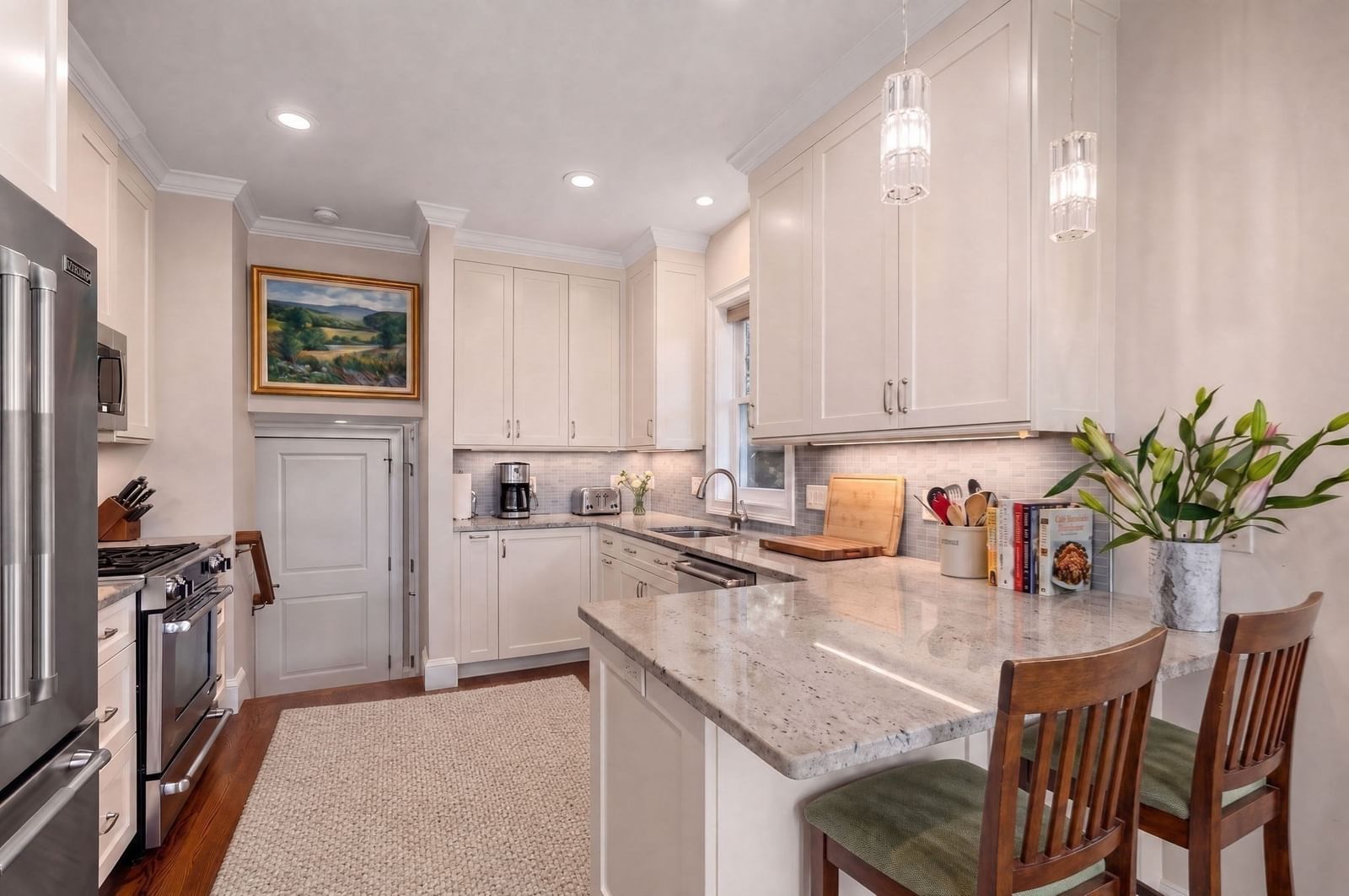 104-108 Hull St #108 Newton — Photo 8 of 37