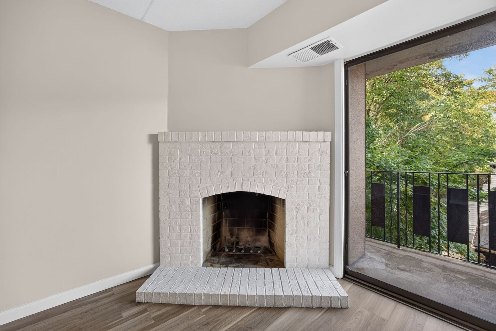 390 Broadway #35 Somerville — Photo 2 of 28
