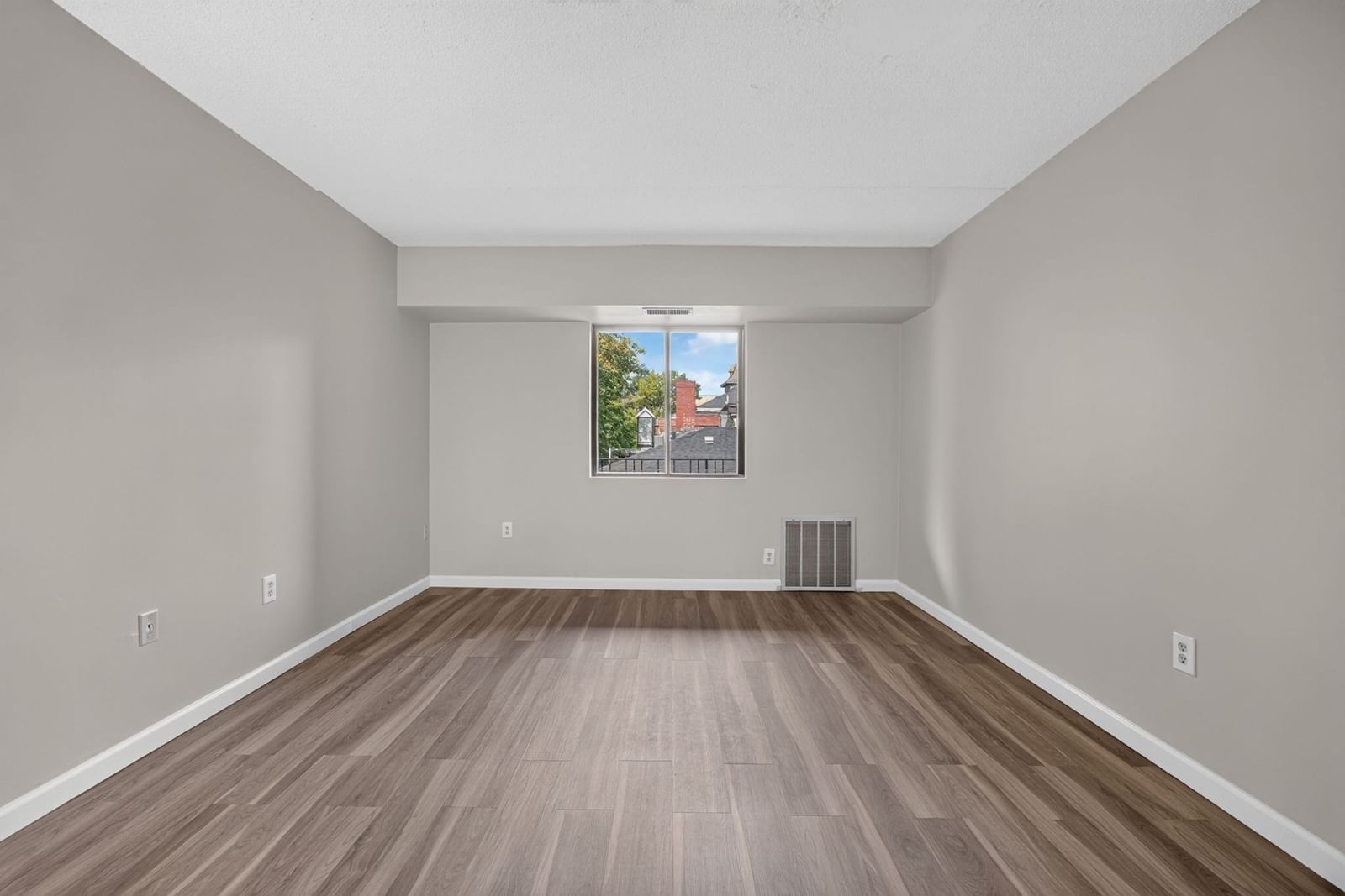 390 Broadway #35 Somerville — Photo 9 of 28