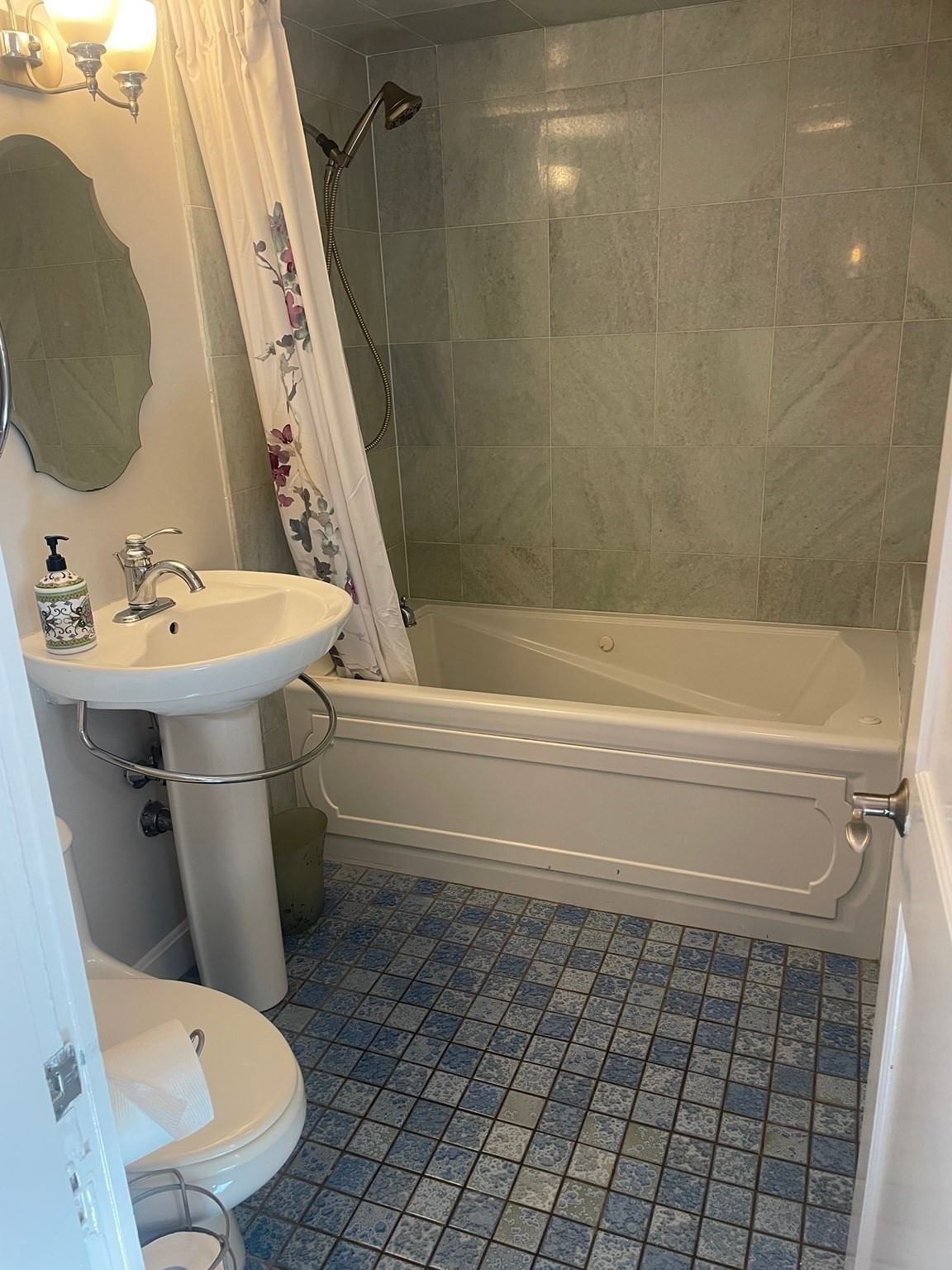 57 Roy Street Swampscott — Photo 6 of 39