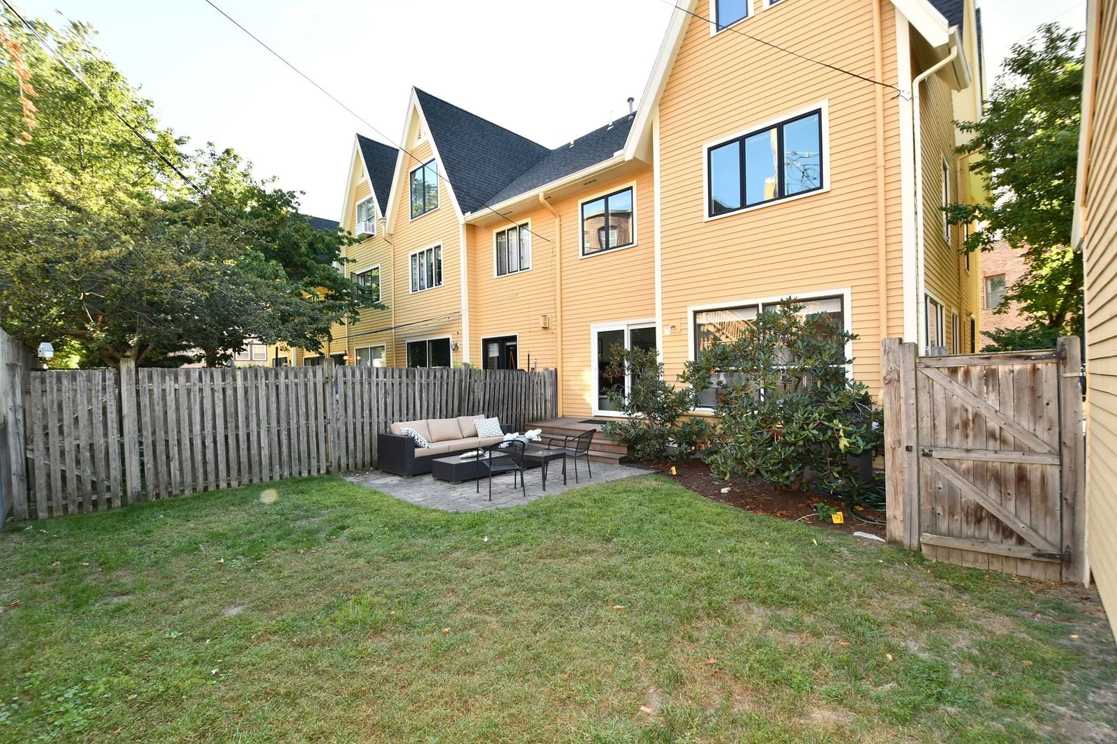 231 Fuller St Brookline — Photo 3 of 26