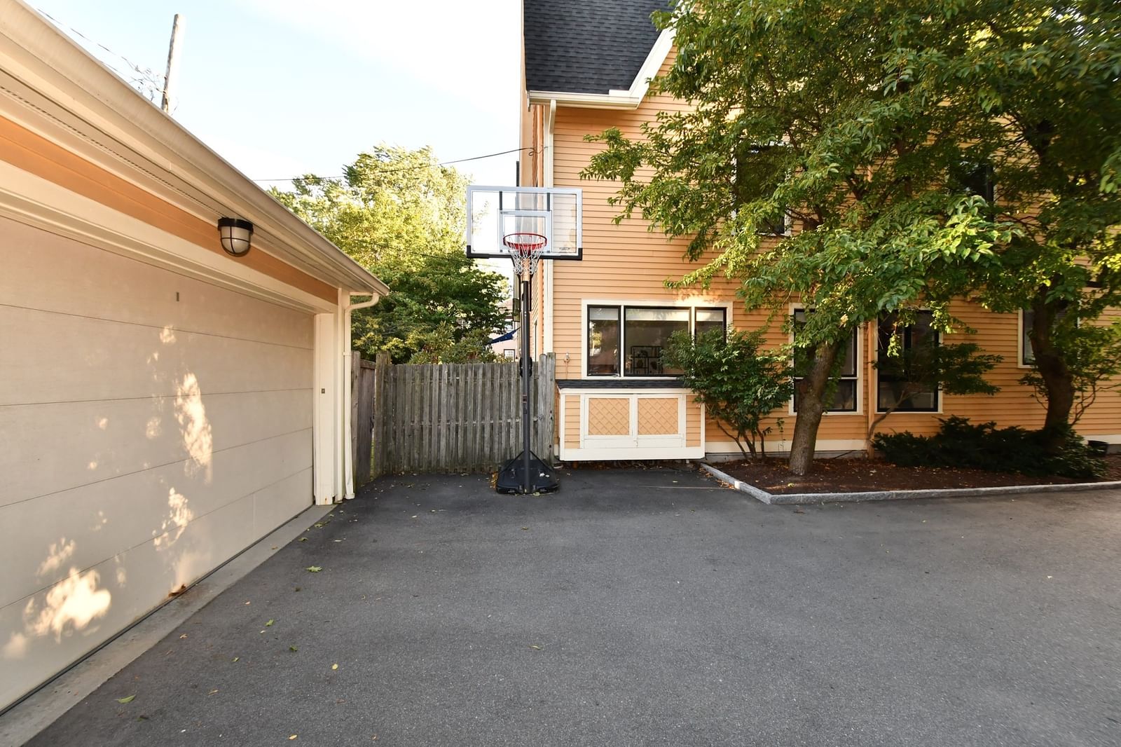 231 Fuller St Brookline — Photo 4 of 26