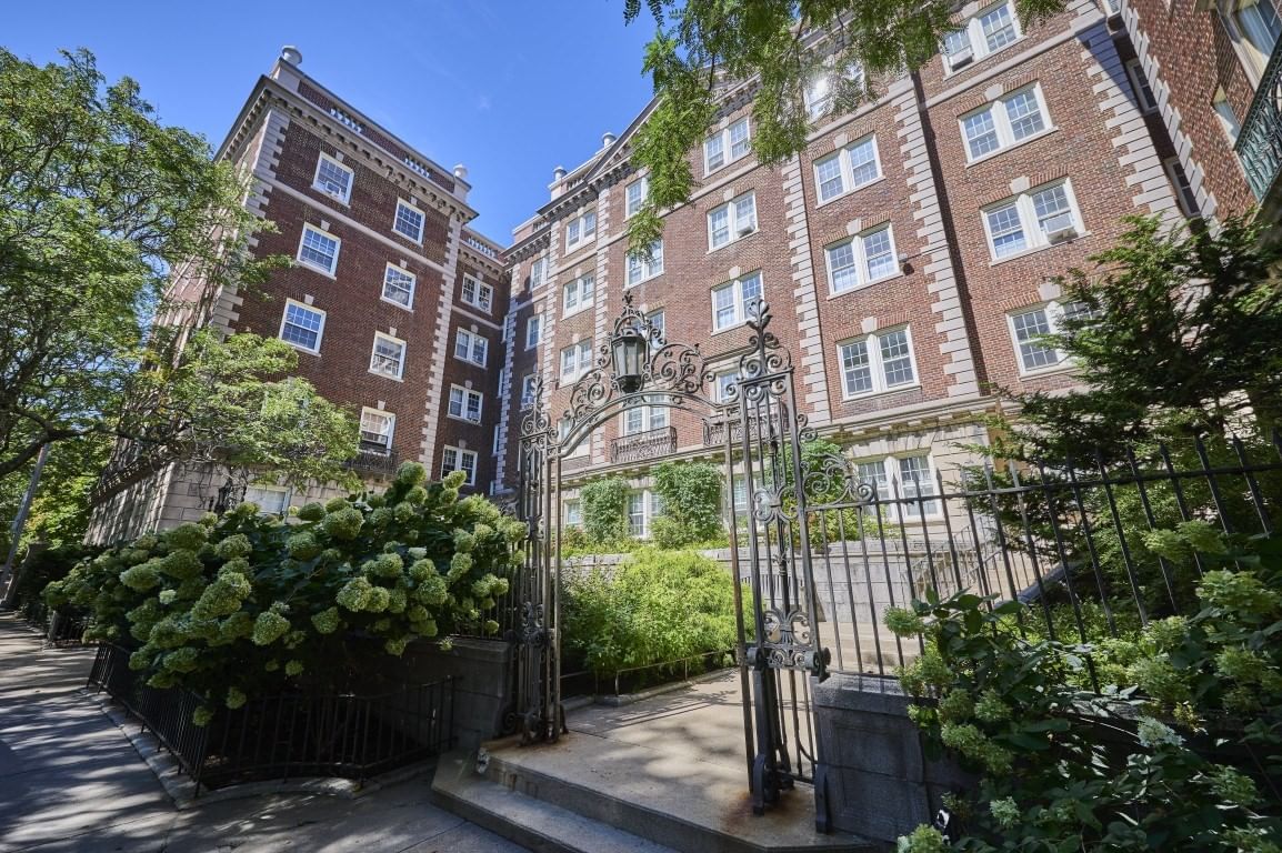 Property at 7 Arlington St #4, Cambridge, MA 02140
