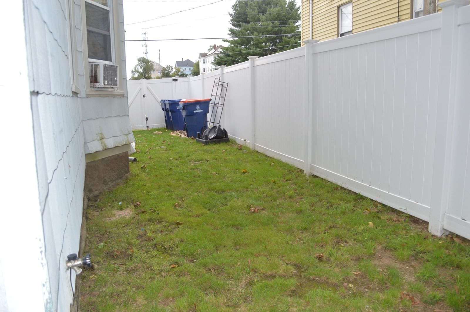 543 Coggeshall St New Bedford — Photo 11 of 30