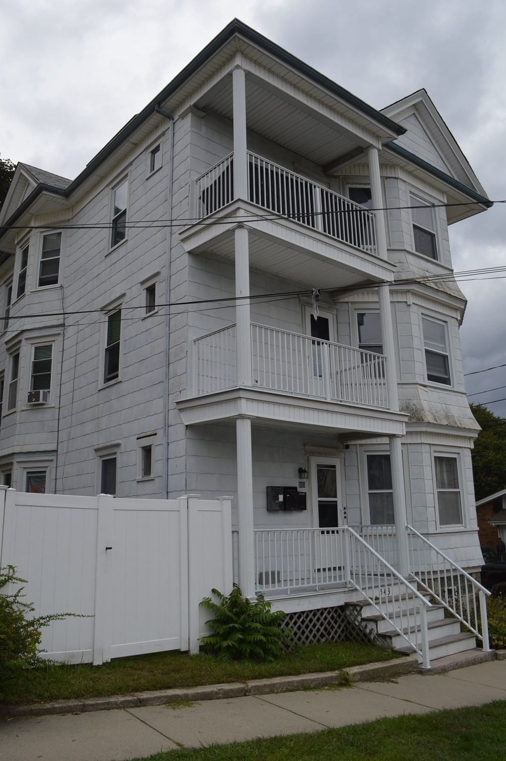543 Coggeshall St New Bedford — Photo 6 of 30