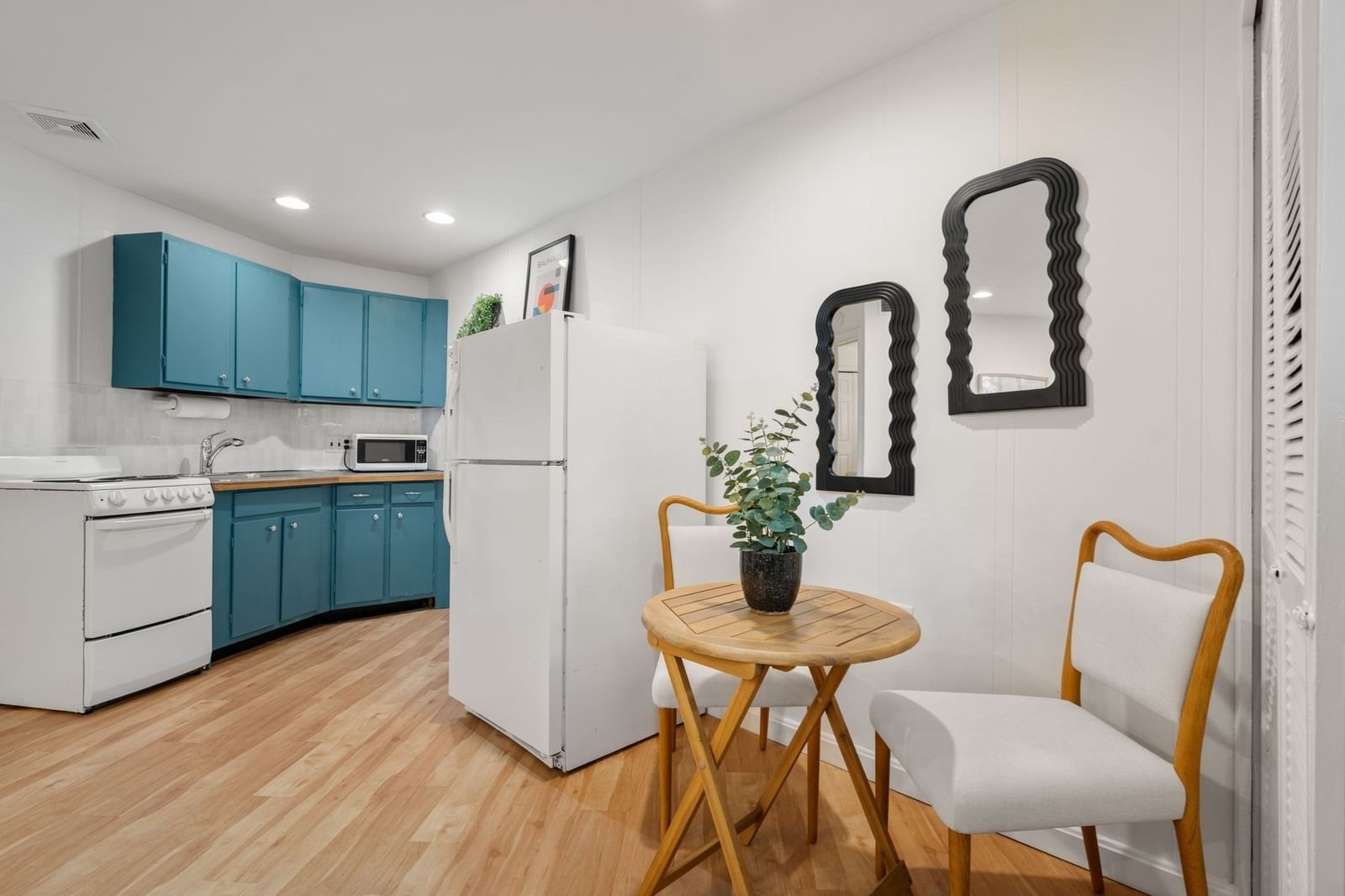348 Franklin St #D Cambridge — Photo 8 of 19
