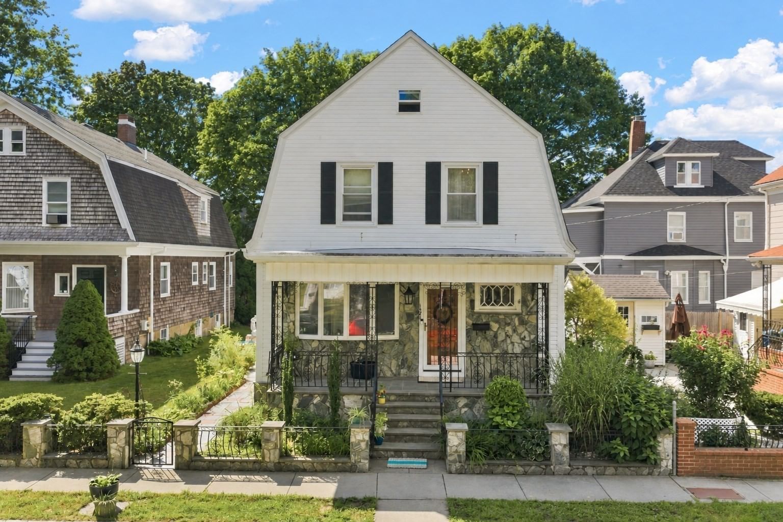 127 Rotch St New Bedford — Photo 2 of 29