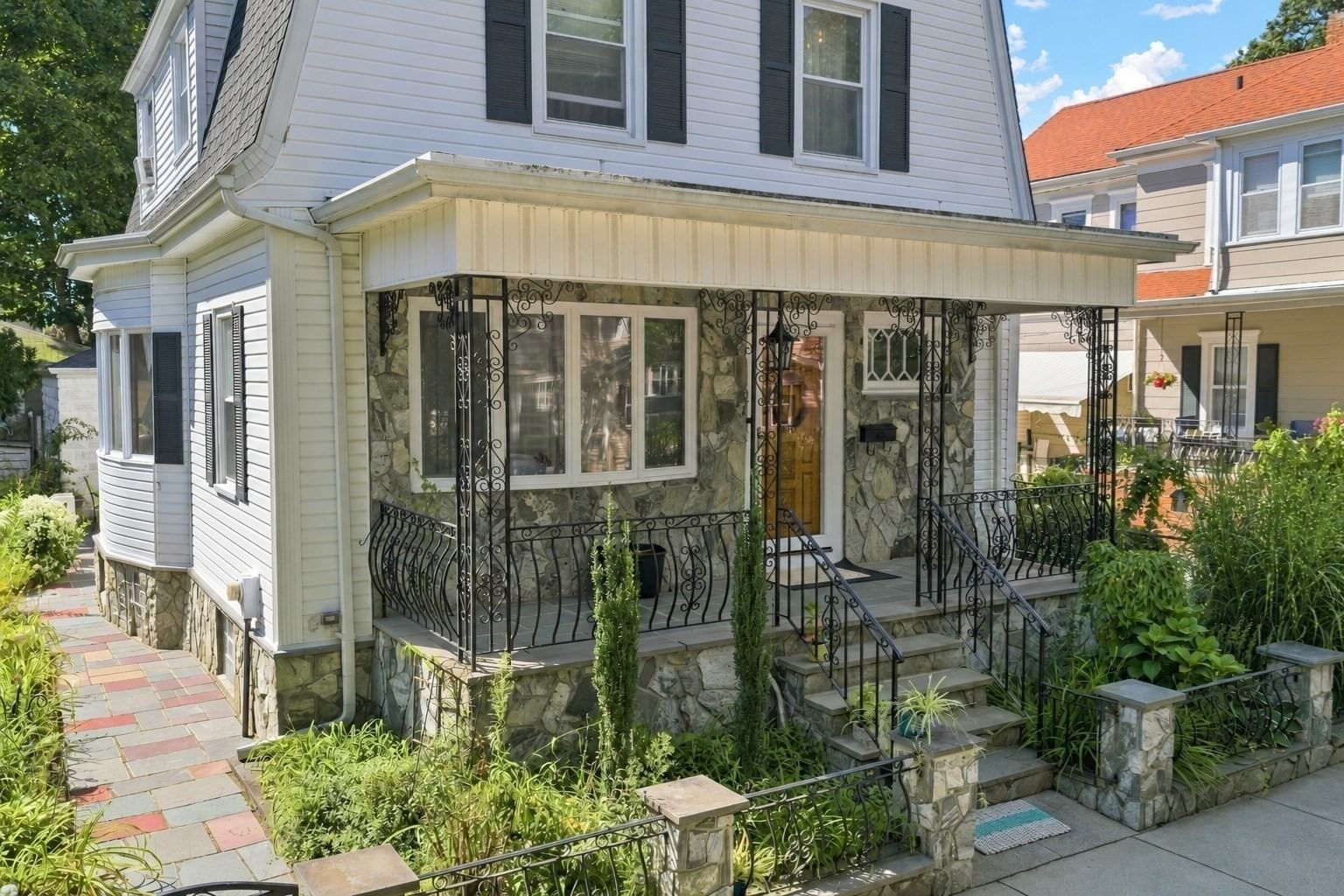 127 Rotch St New Bedford — Photo 3 of 29