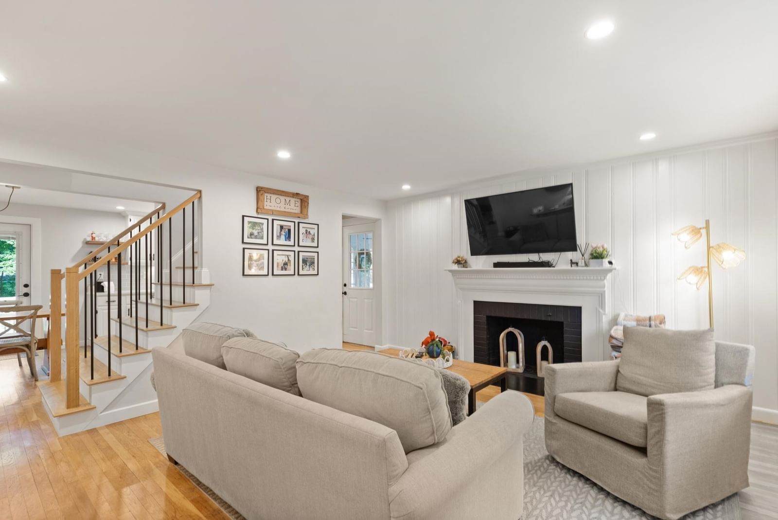 17 Cogswell Ave Beverly — Photo 7 of 33