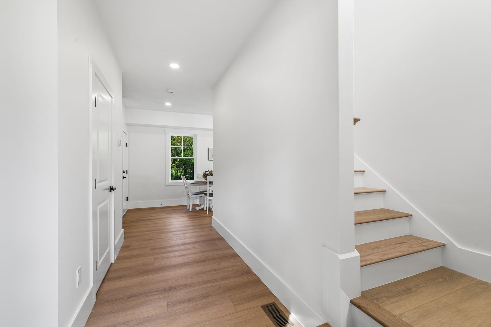 126 Maple St West Boylston — Photo 3 of 32