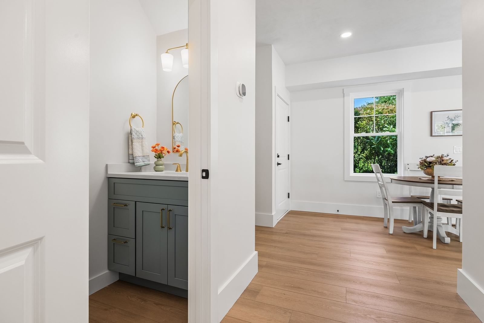 126 Maple St West Boylston — Photo 4 of 32