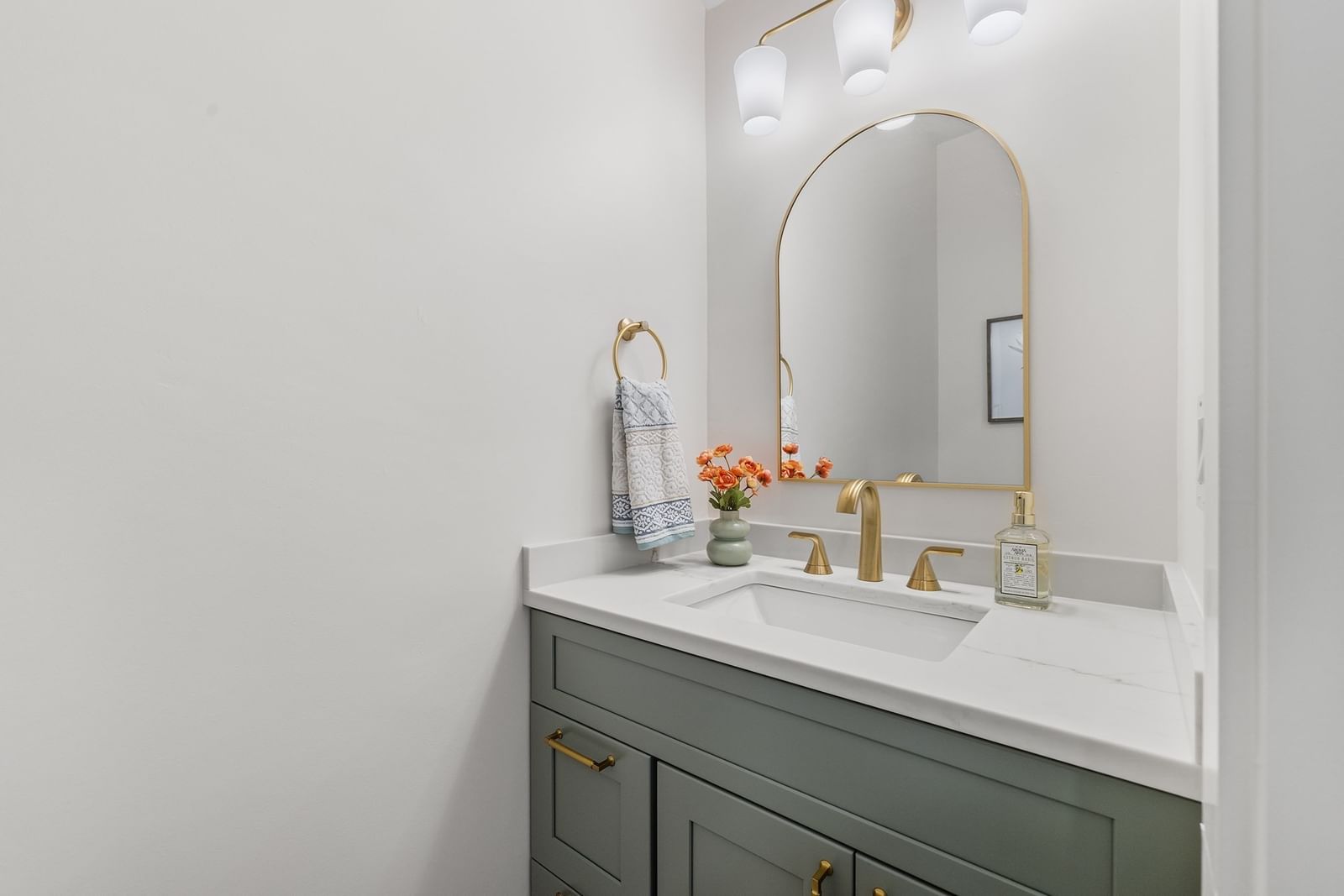 126 Maple St West Boylston — Photo 5 of 32