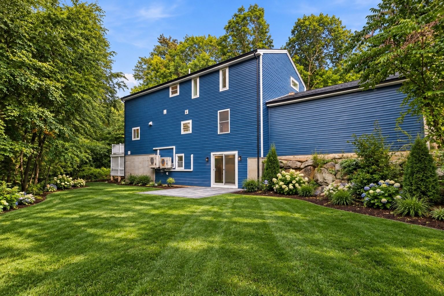 11 Wilson St Hopkinton — Photo 2 of 24