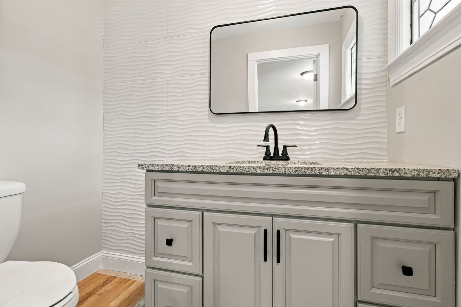 18 Murphy Rd Barnstable — Photo 7 of 31