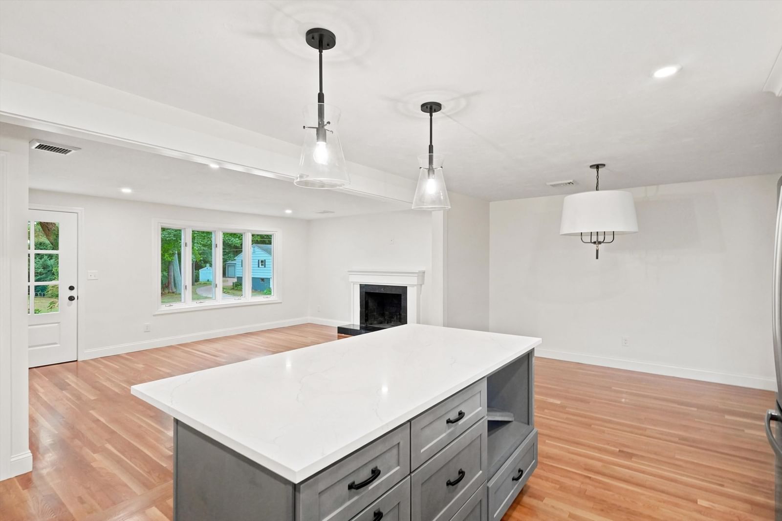 41 Marron Ave Stoughton — Photo 10 of 31