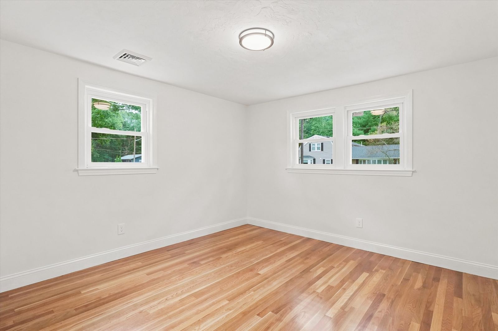 41 Marron Ave Stoughton — Photo 17 of 31