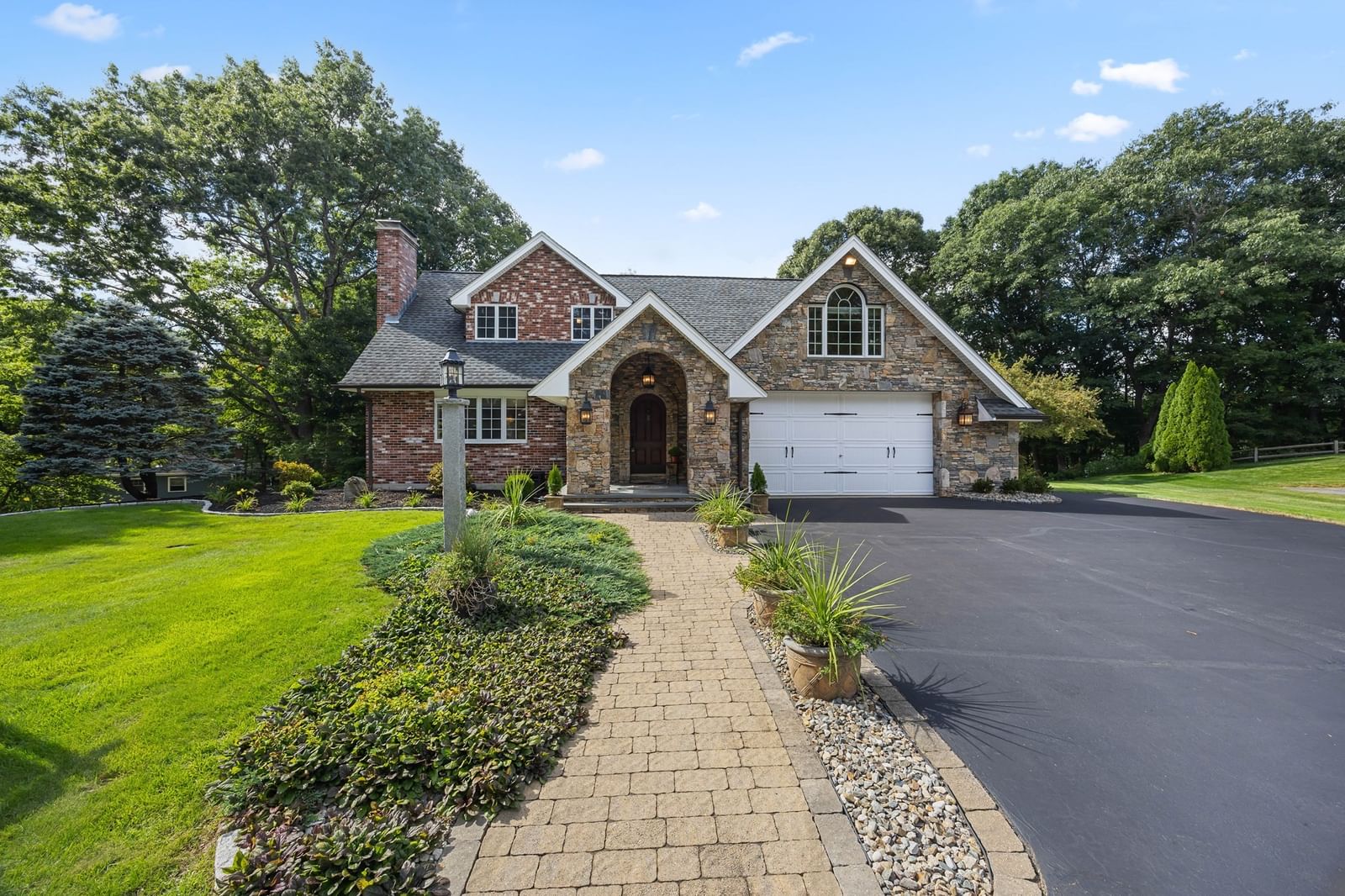 Property at 9 Cranbrook Rd, Shrewsbury, MA 01545