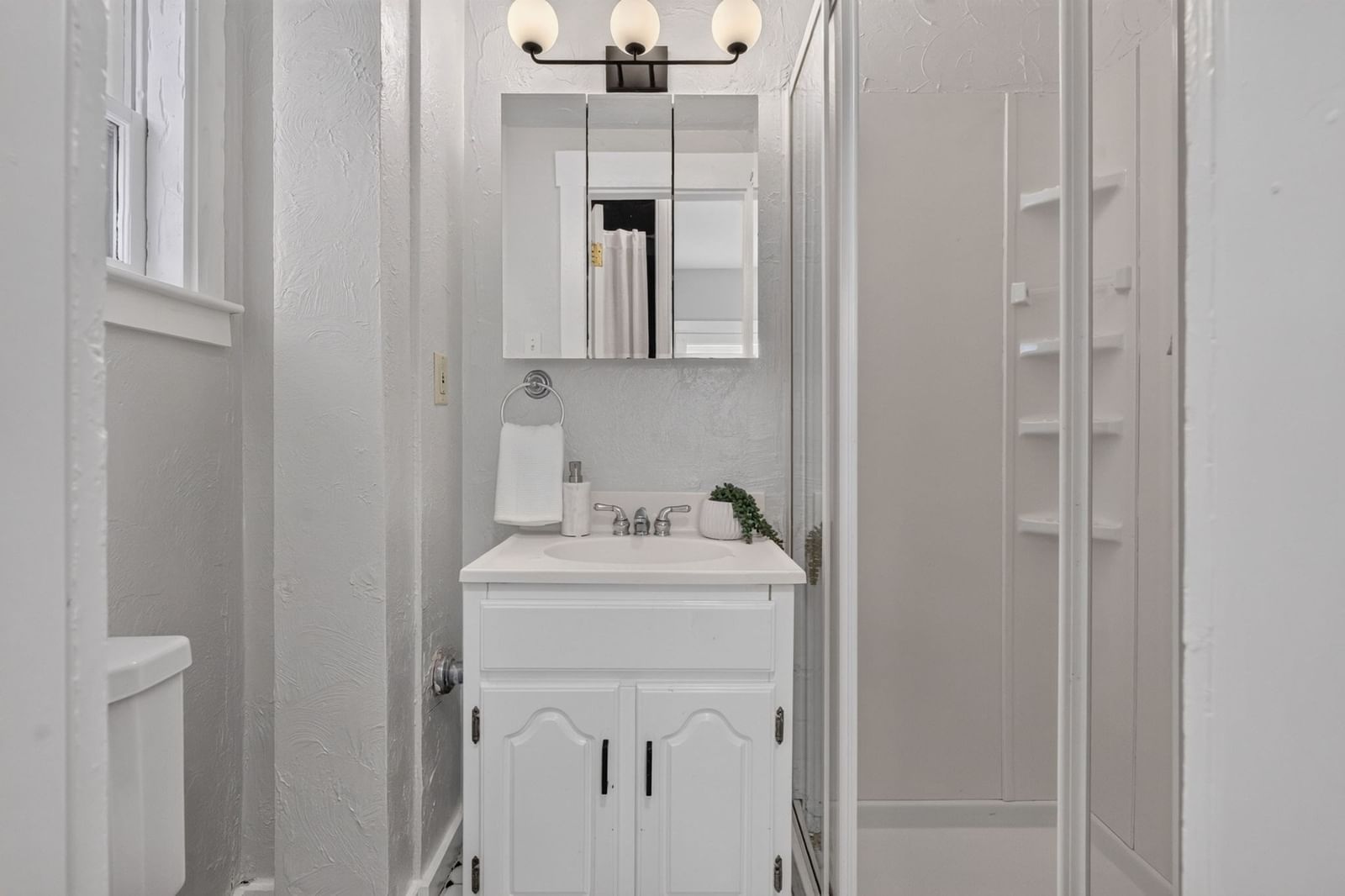 38 Holbrook St Boston — Photo 16 of 42