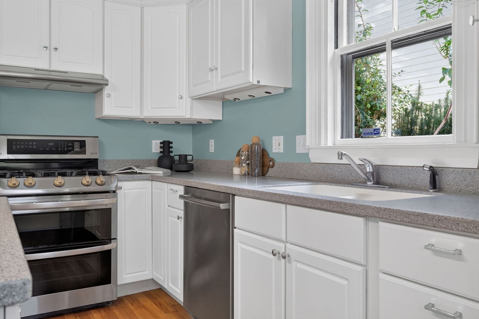 38 Holbrook St Boston — Photo 8 of 42